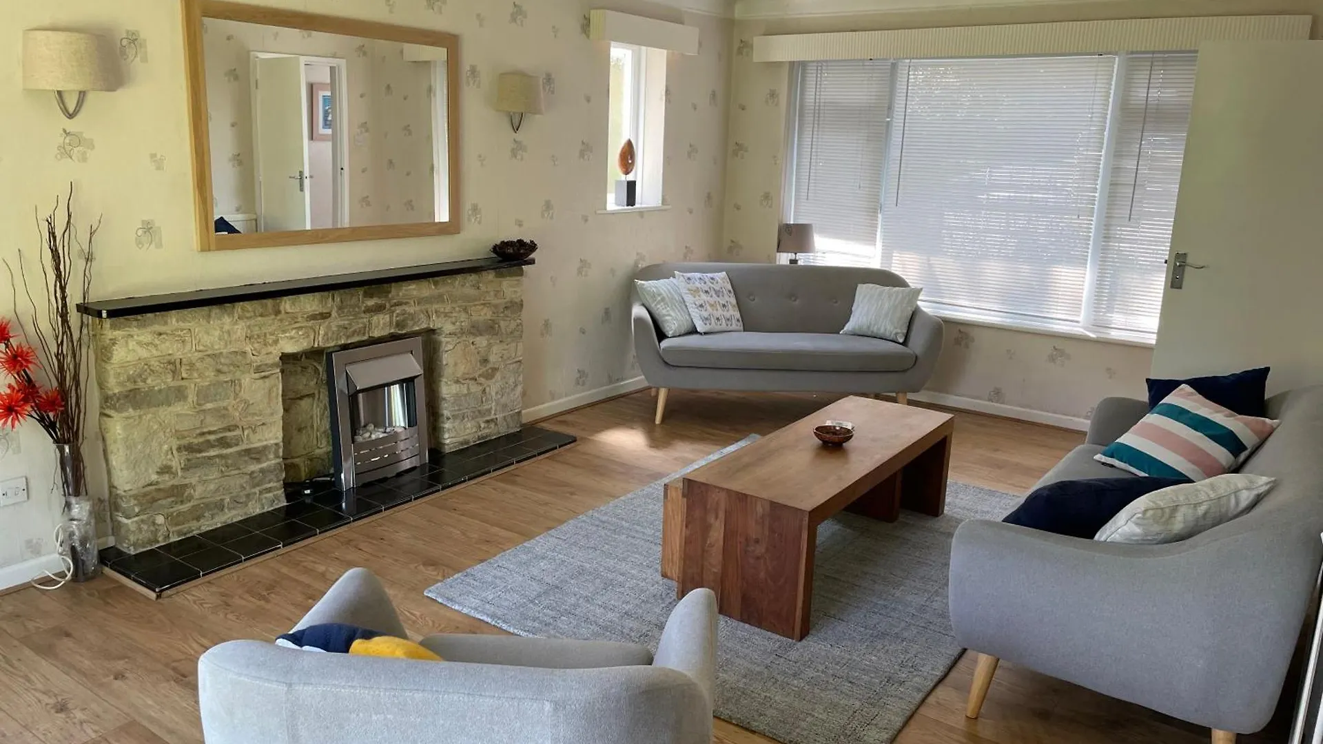 Lovely Bournemouth Cottage With Beautiful Large Garden, 5 Min To The Beach By Car United Kingdom